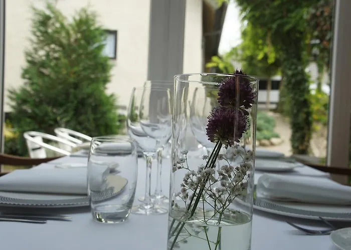 Hotell Lyng Dal Og Restaurant Ry