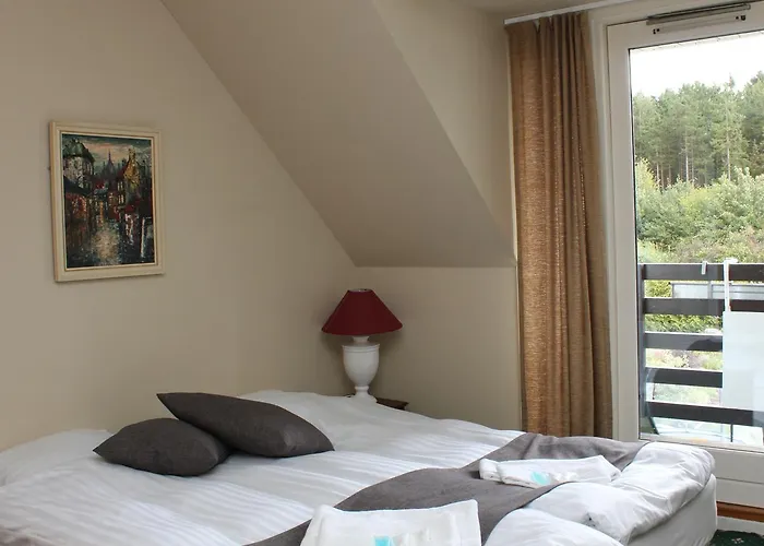 Lyng Dal Og Restaurant Hotell *